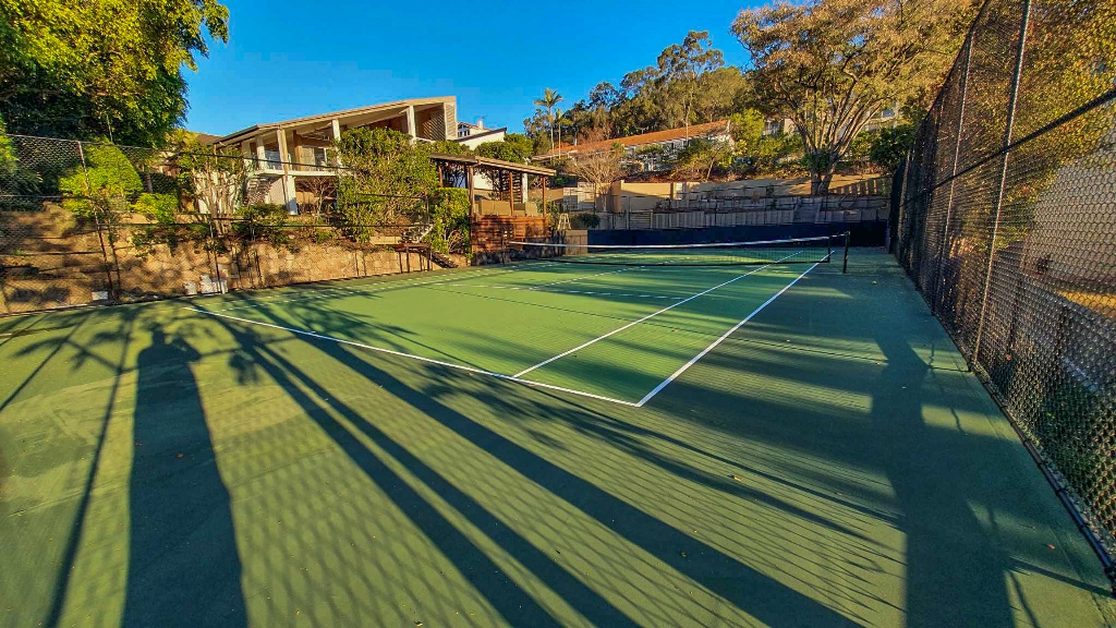 Tennis court painting / tennis court resurfacing